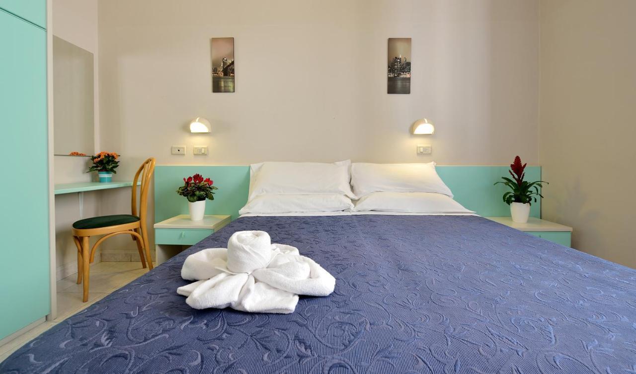 Hotel Oltremar B&B Католика Екстериор снимка