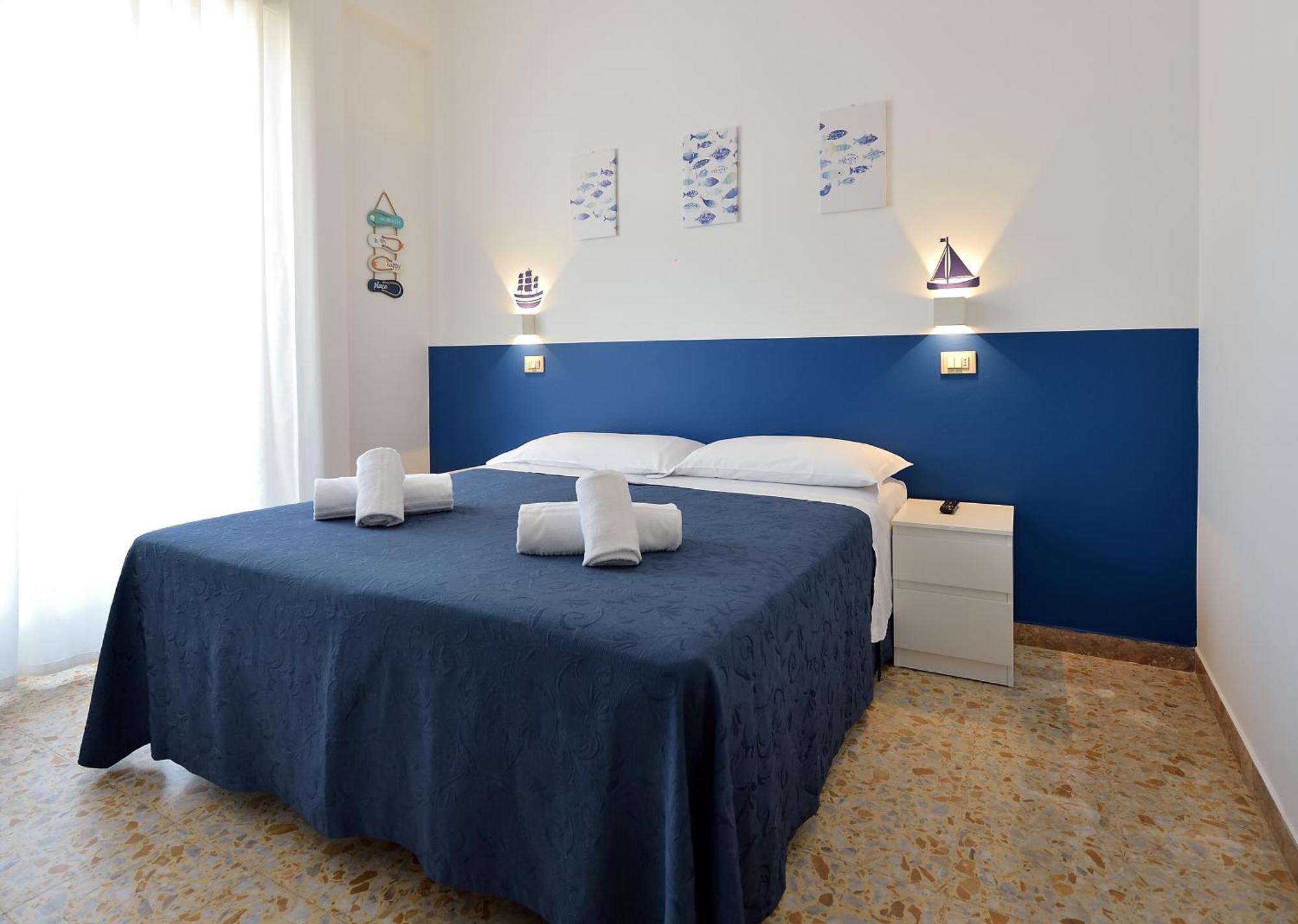 Hotel Oltremar B&B Католика Екстериор снимка
